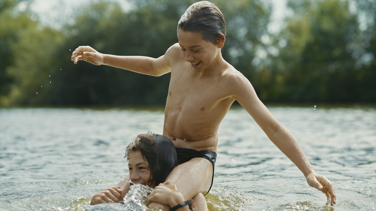 Young Hearts Movie Screenshot 3