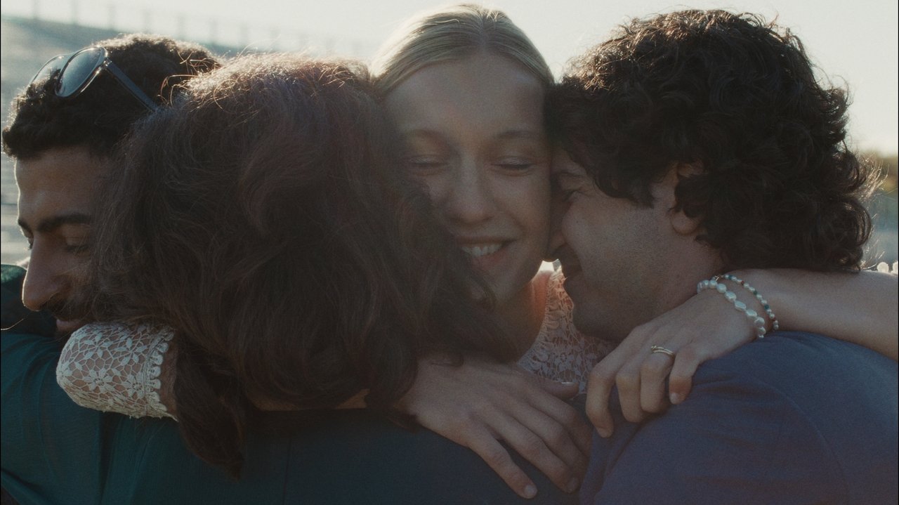 Lovely Day Movie Screenshot 4
