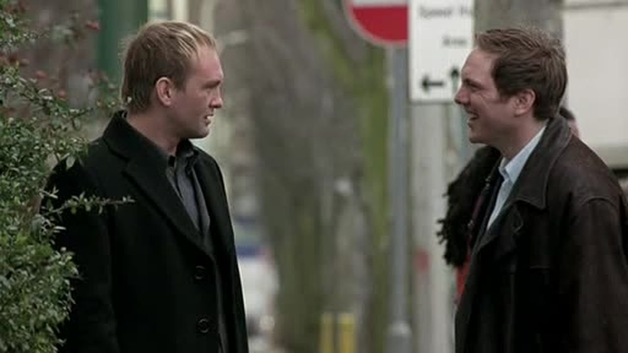 Mr In-Between Movie Screenshot 3