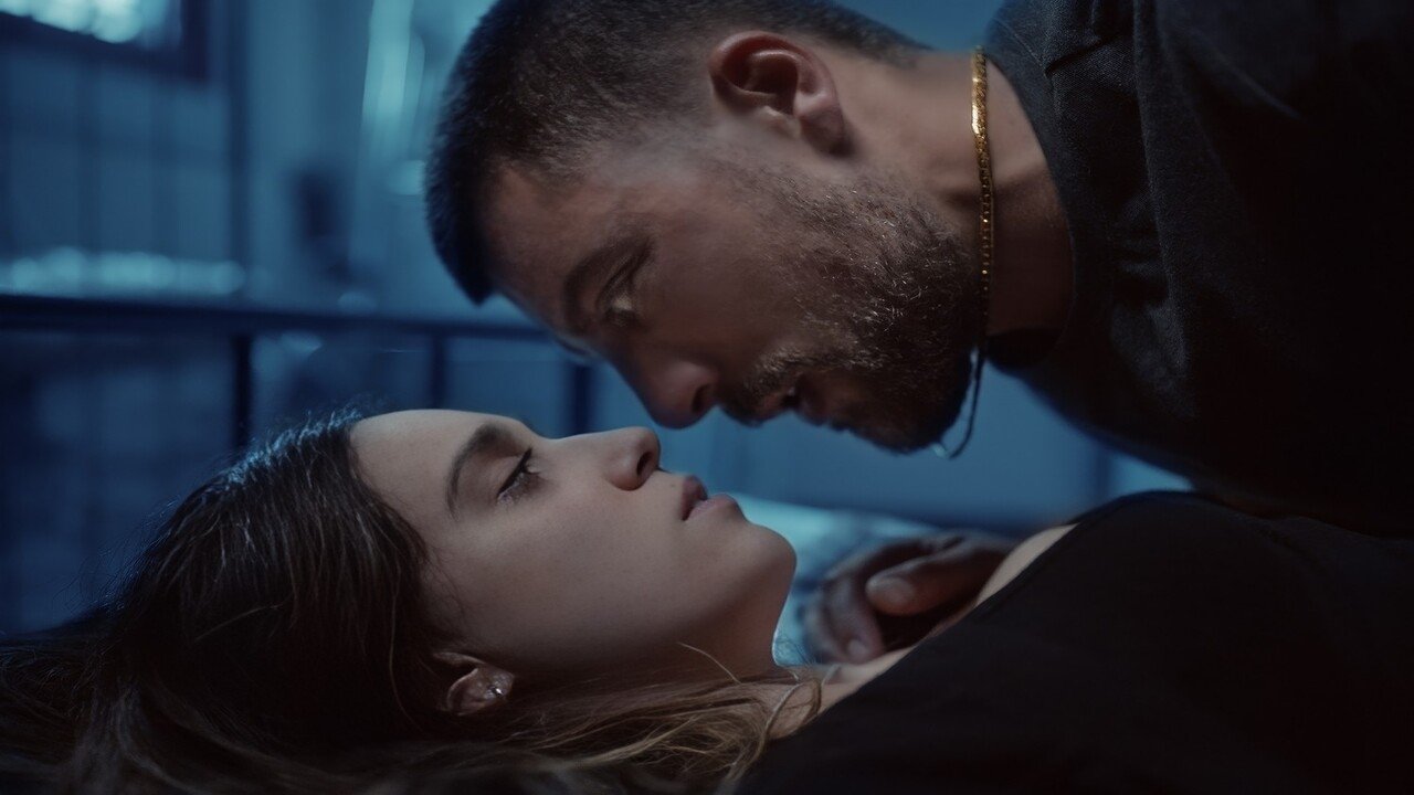 MalAmore Movie Screenshot 1