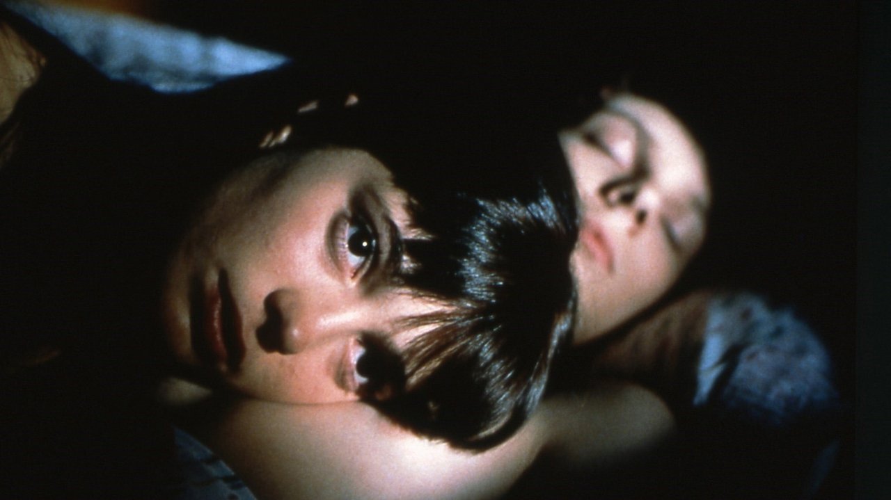 Lovers of the Arctic Circle Movie Screenshot 4