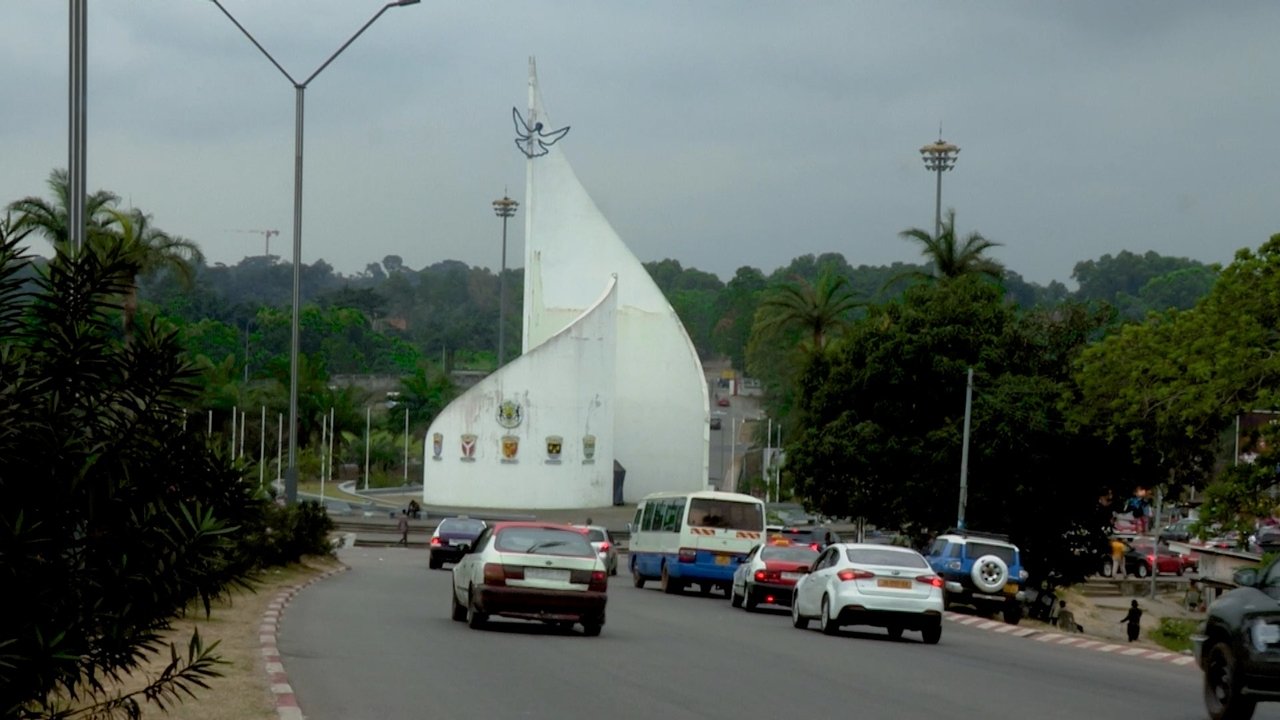 LIBREVILLE, OURS Movie Screenshot 2